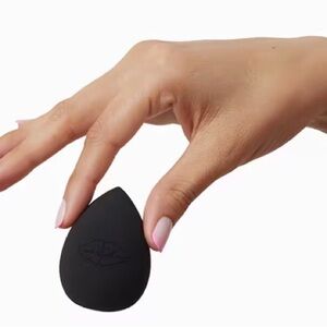 🌟NIB🌟 M.I.A. by Massiel M.I.Artist Blending Sponge in Black
